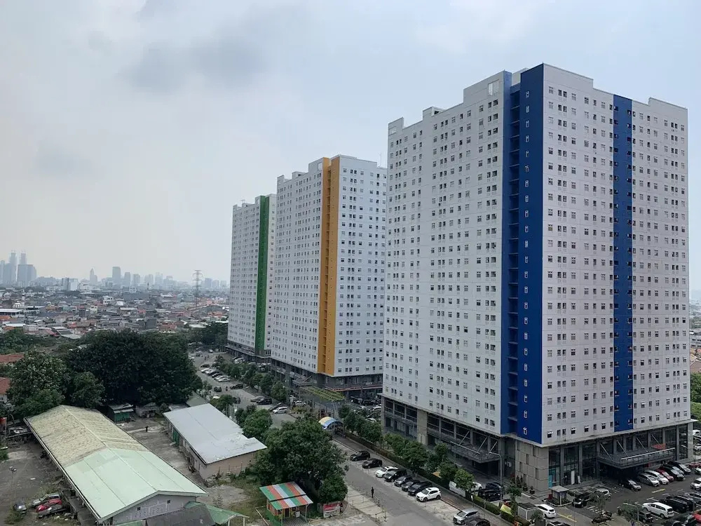 Cozy Living 2Br Green Pramuka City Apartment Next To Mall