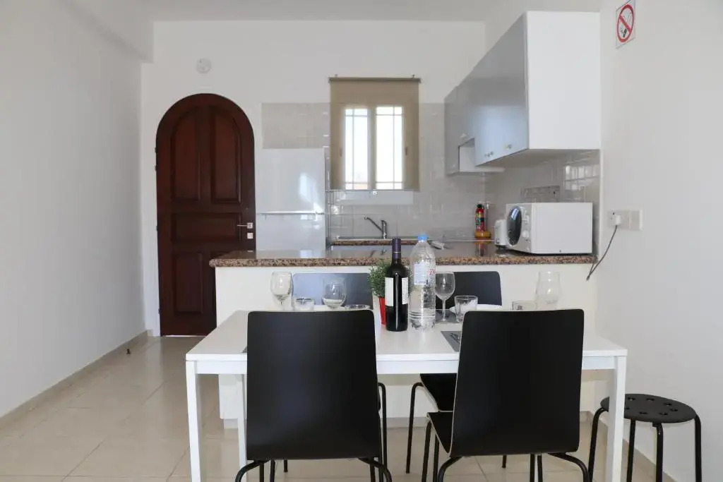 Cyking 2 bed Apartment with pool & 10 min to beach
