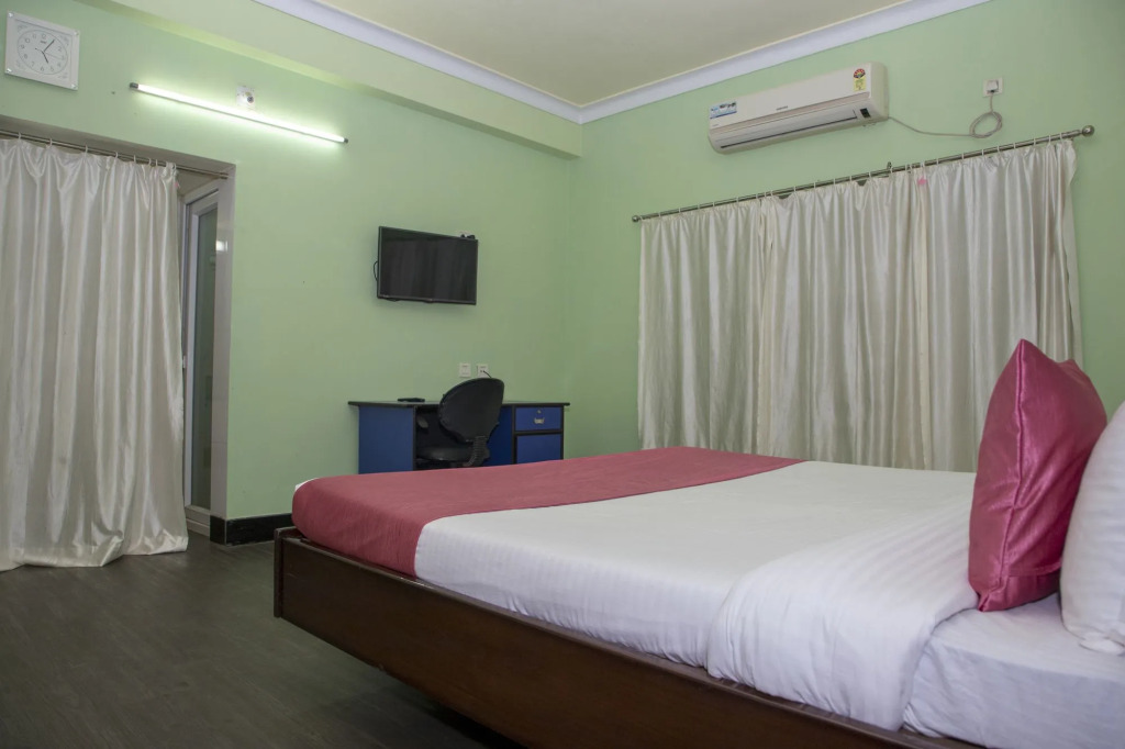 Hotel White House Inn By OYO Rooms