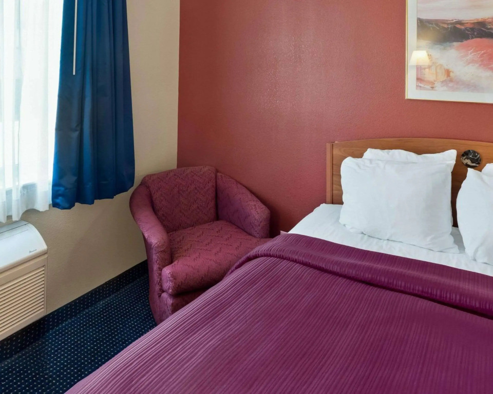 Quality Inn Lakeville North