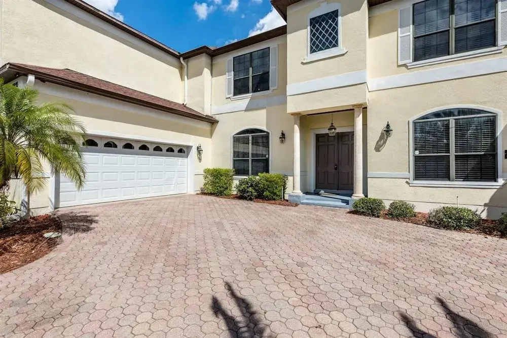 Stunning Large 7 bed Home With Private Pool, Spa, Balcony, Cinema Room, Fitness Suite and Able to see the Disney Fireworks - 467