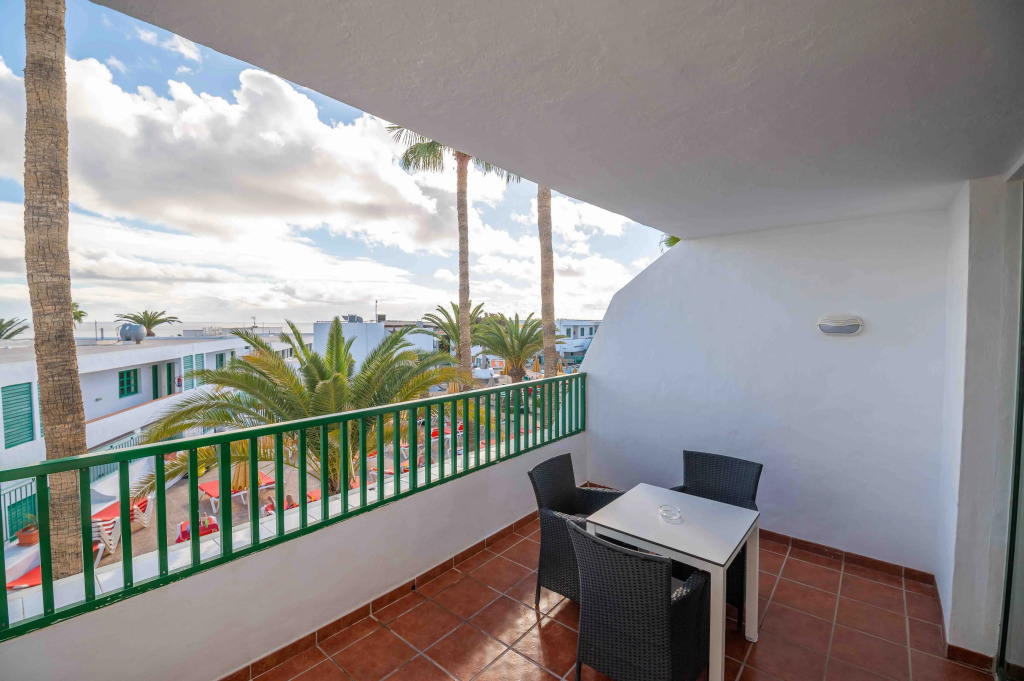 Apartamentos La Peñita