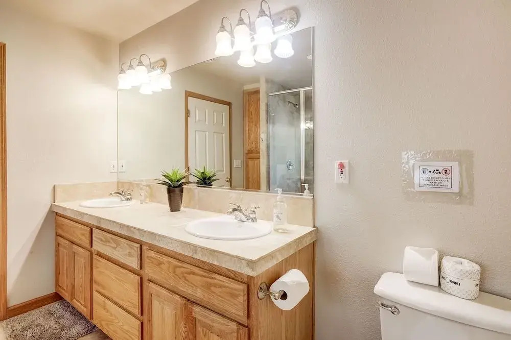 Montgomery Estates Bliss - Hot Tub, Pets, Family Fun!