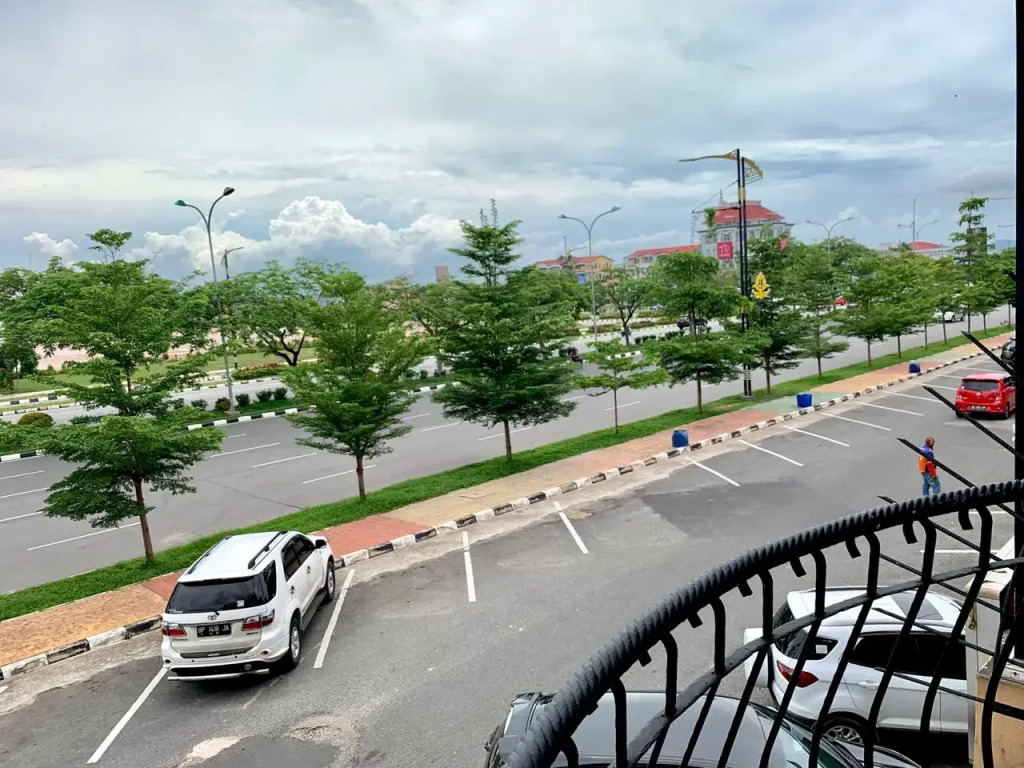 Sky View Hotel Managed by OS