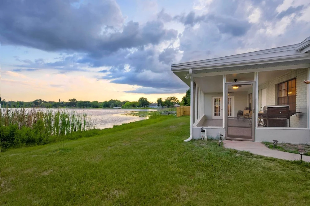 Hook, Line & Leisure: Lakefront Gem w/ Porch!