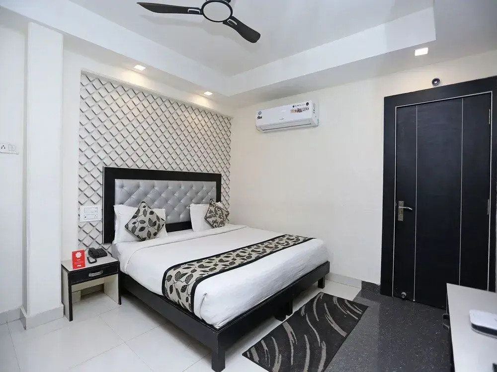 OYO 9050 Hotel Saya