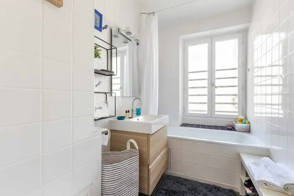 Warm and Homely Duplex Near Montmartre, Fits 5