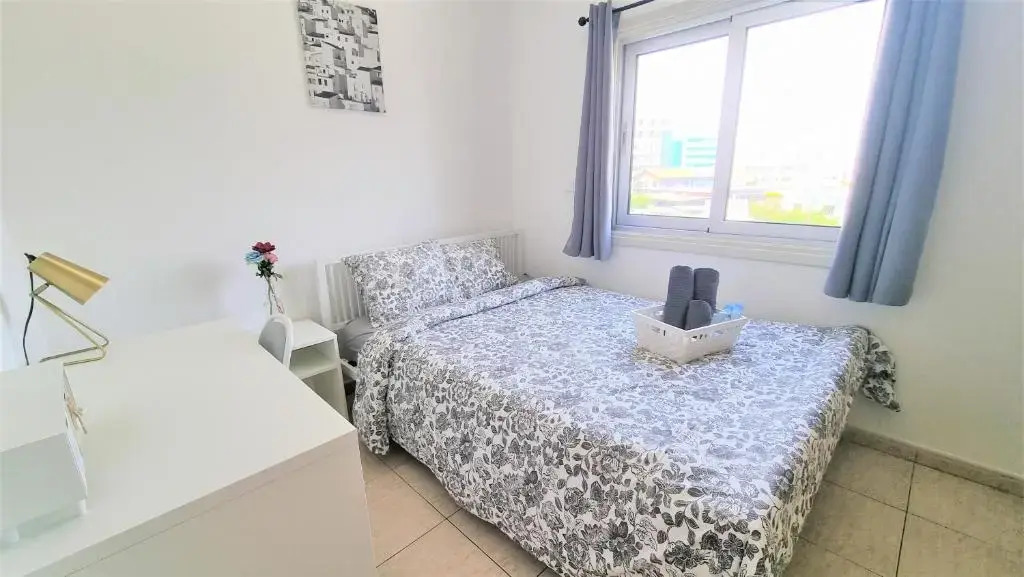 Comfy and Exquisite ROOMS in a Shared 3BR Apartment Near Main Harbor, City Center