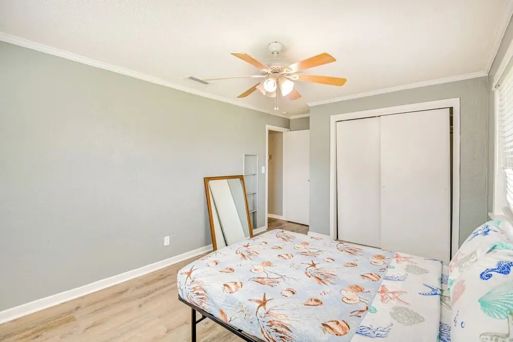Ormond Beach Family Home: Walk to Ocean!