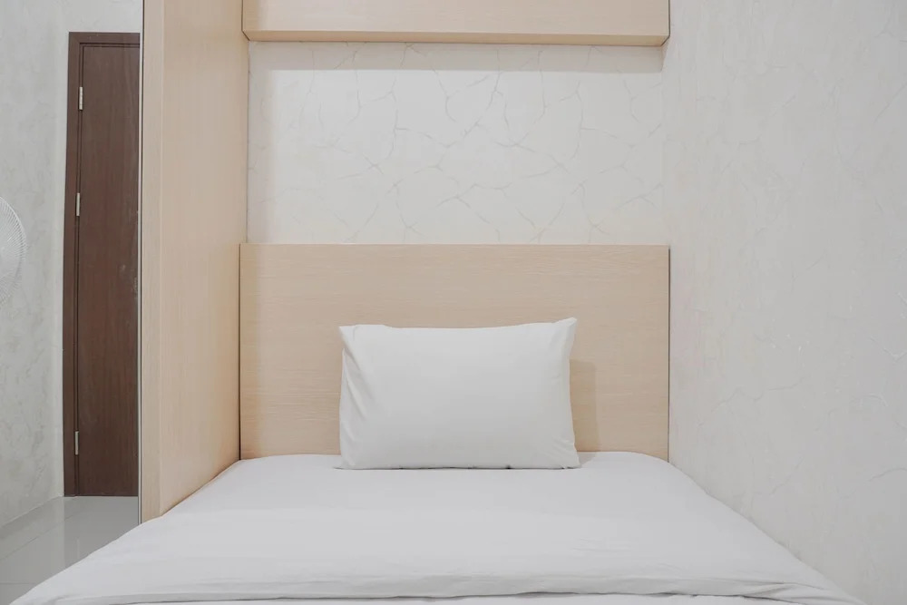 Comfort And Warm 2Br At Parkland Avenue Apartment