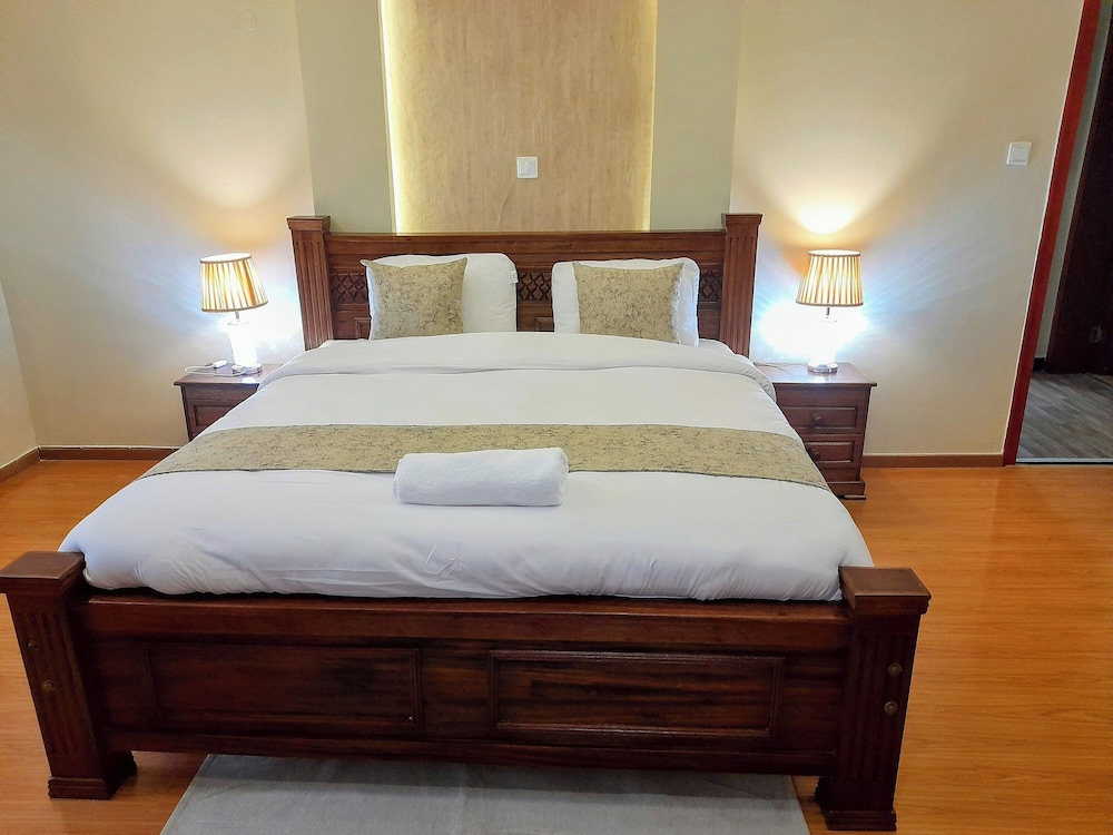 Luxurious 4-bedroom Apartment With Pool Access in Lavington