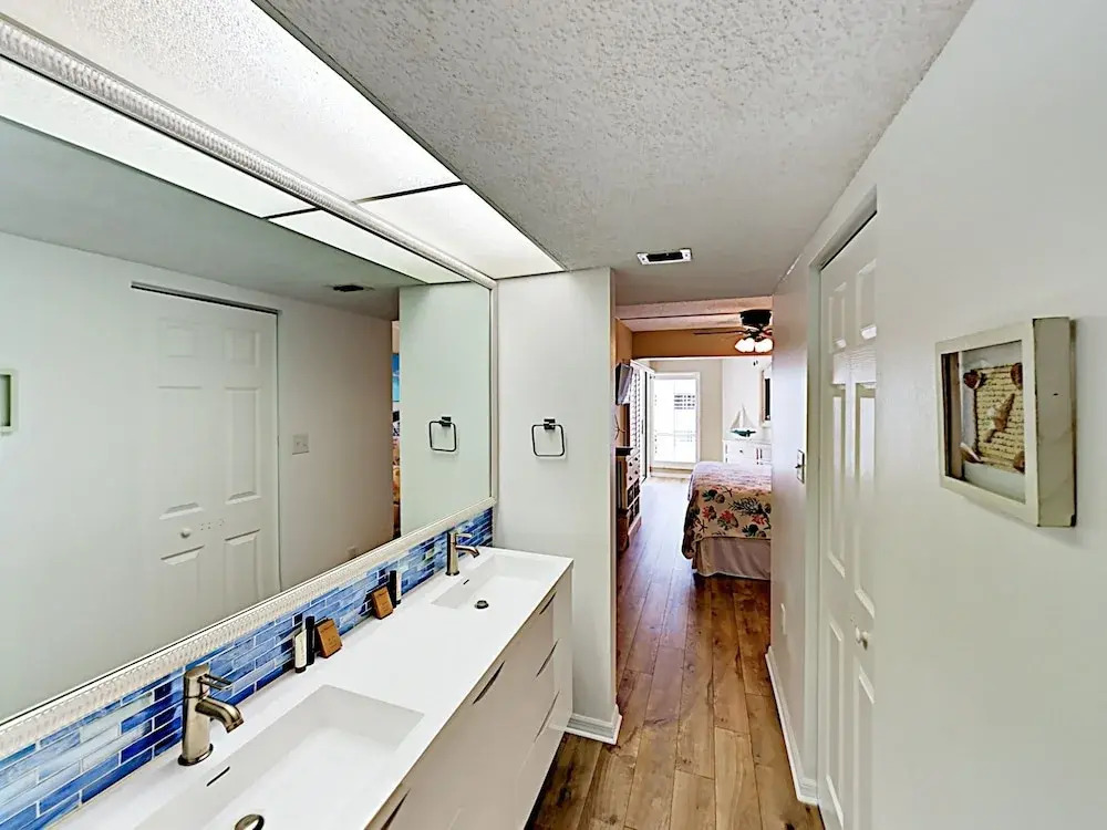 Fresh Beachy Vibe Condo Unit 204 2 Bedrooms 2 Bathrooms Condo