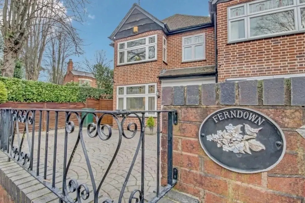 Beautiful Spacious Detached Home in Great Location