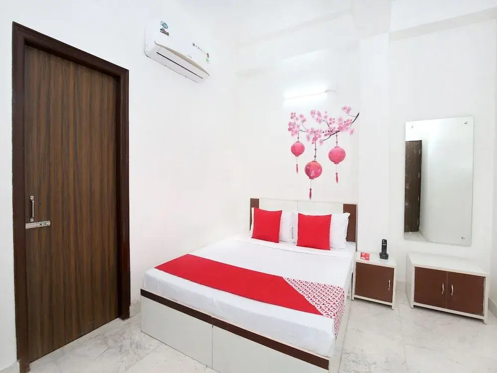OYO 12379 Hotel Riyasat