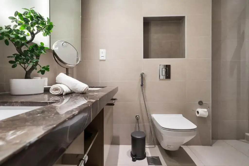 Monty - Breathtaking City Views From DT Apt with Terrace