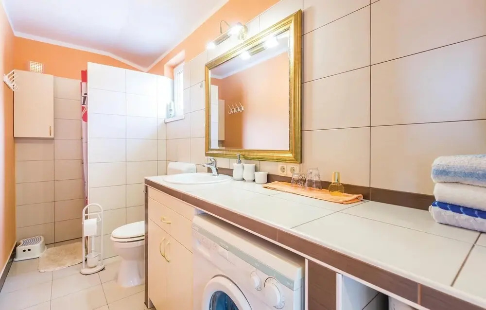 Beautiful Home in Banjol With Wifi and 2 Bedrooms