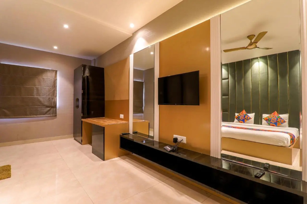 FabHotel Maya Crystal