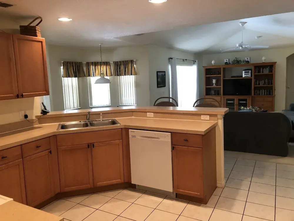 Lovely 4 Bed Home with Private Pool in Disney Area TR215MD