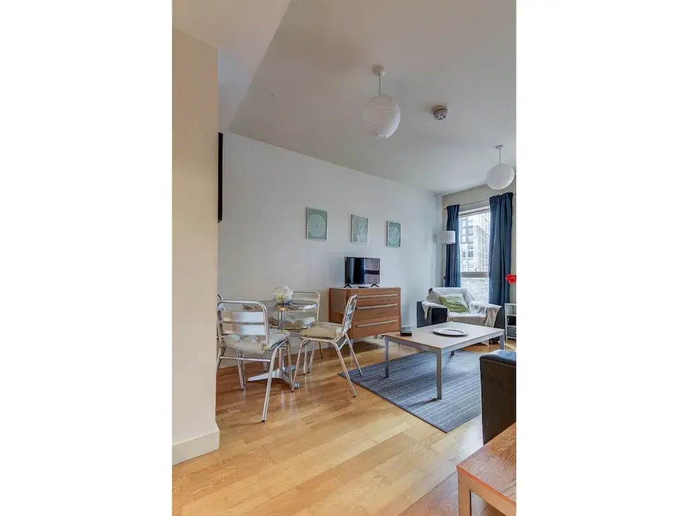 Spacious 1 Bedroom Flat for 2 in Manchester