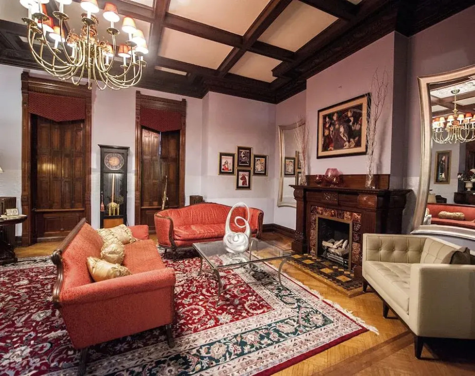 Reynolds Mansion B&B
