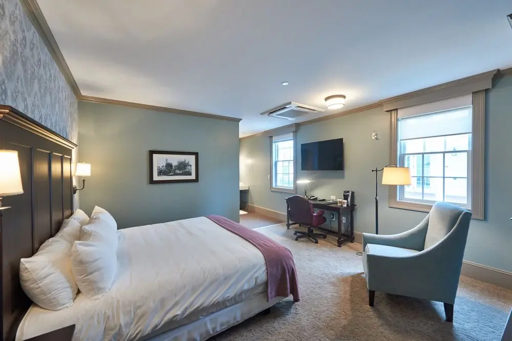 The Groton Inn