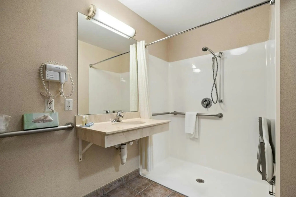 Stay USA Hotel and Suites