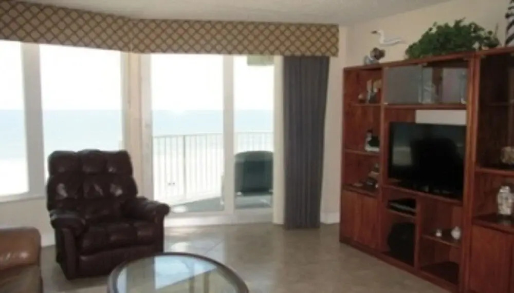 2 BR 2 BA - Traffic Free Beach  - 404 Shores Club