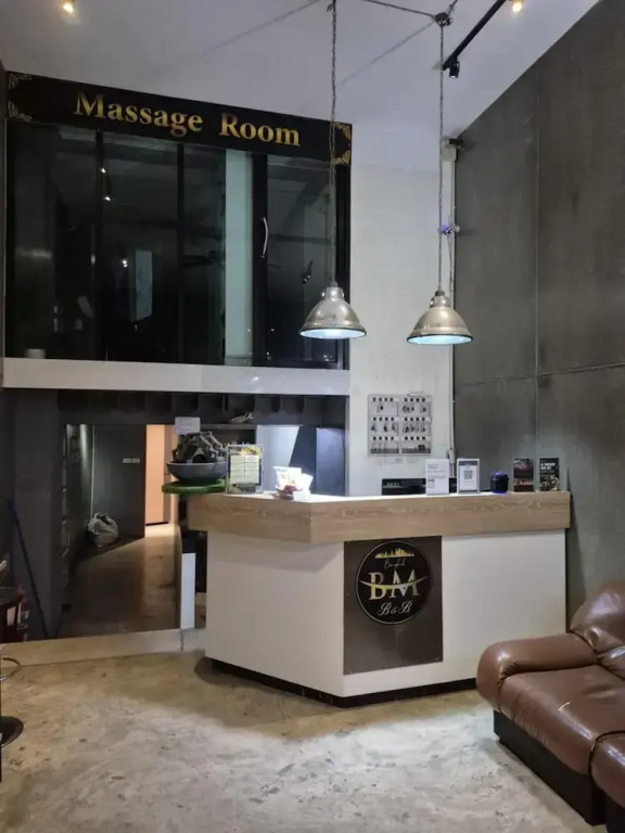 BM Loft On Nut & Massage