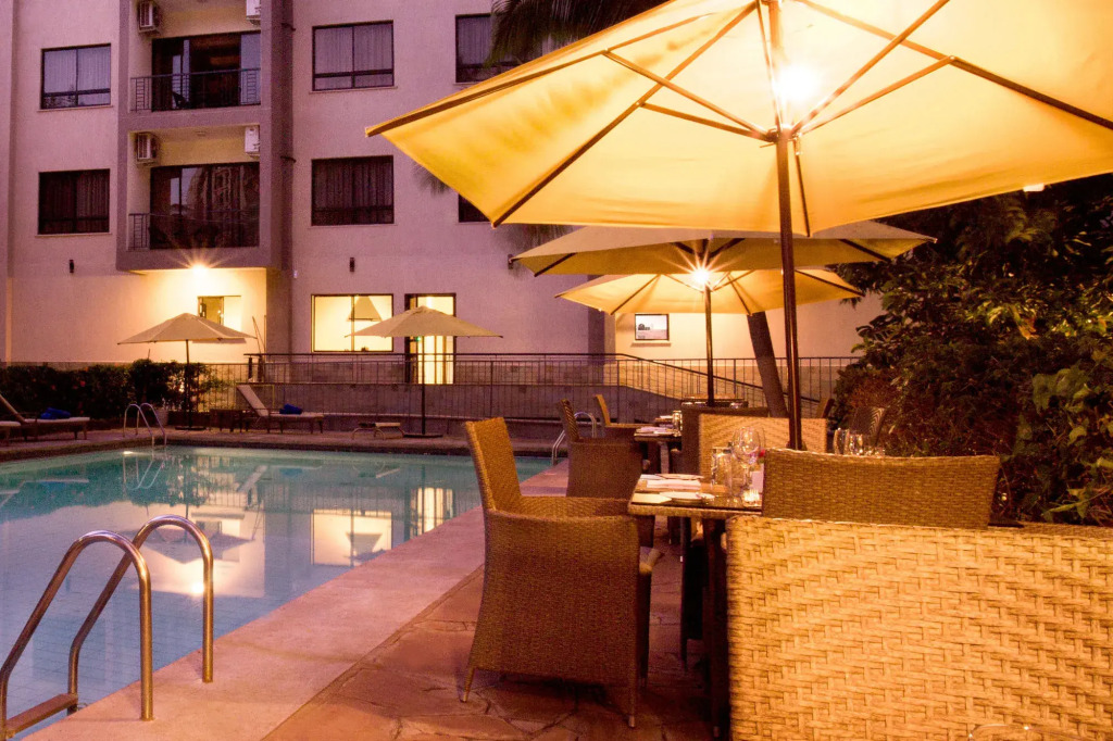 Bidwood Suite Hotel, Opposite Sarit Centre