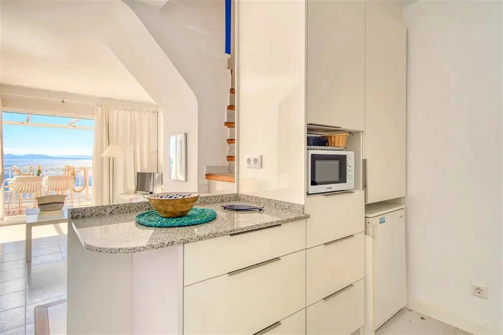 Townhouse in Roses Near Platja de Canyelles