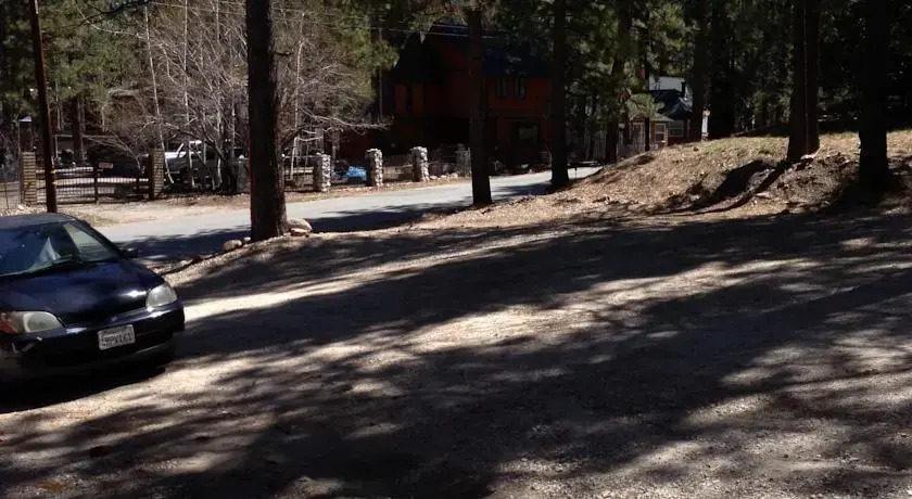 Cabins4Less - Sleeps 1 Only
