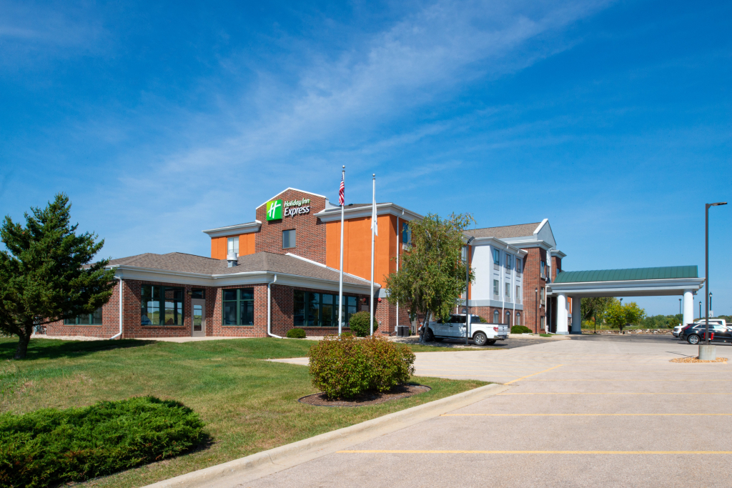 Holiday Inn Express Hotel & Suites Fort Atkinson by IHG