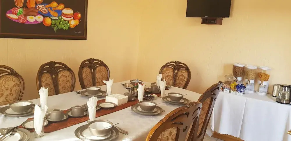 Ekuthuleni Guest House - Soweto