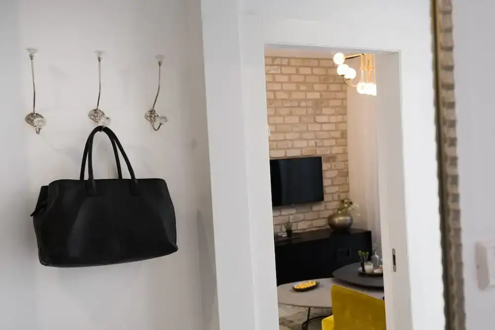 Contemporary & Texture-Rich Hideaway