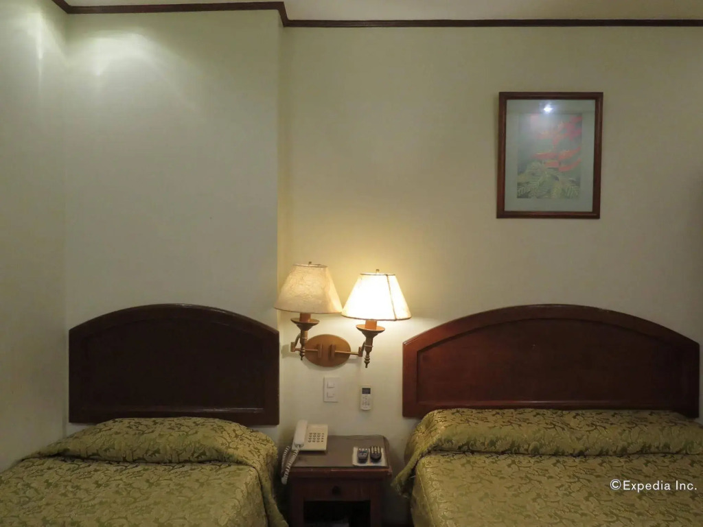 OYO 210 Apple Tree Suites