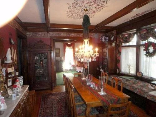The Victorian Tudor Inn