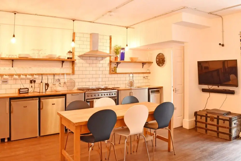 Clarendon Apartment
