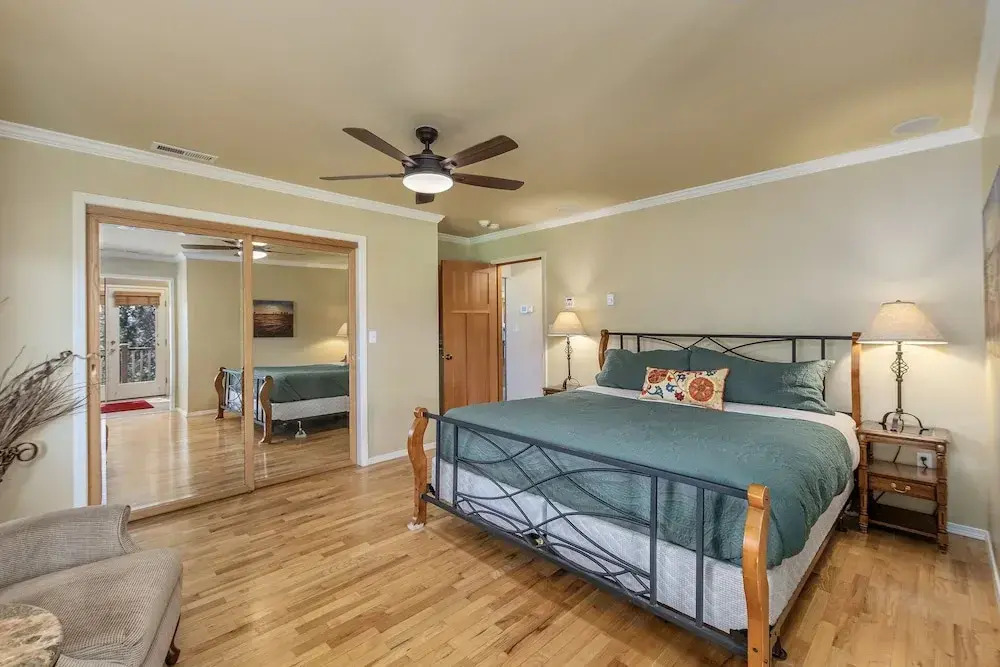 River Heights Home 3 Bedroom Cabin by RedAwning