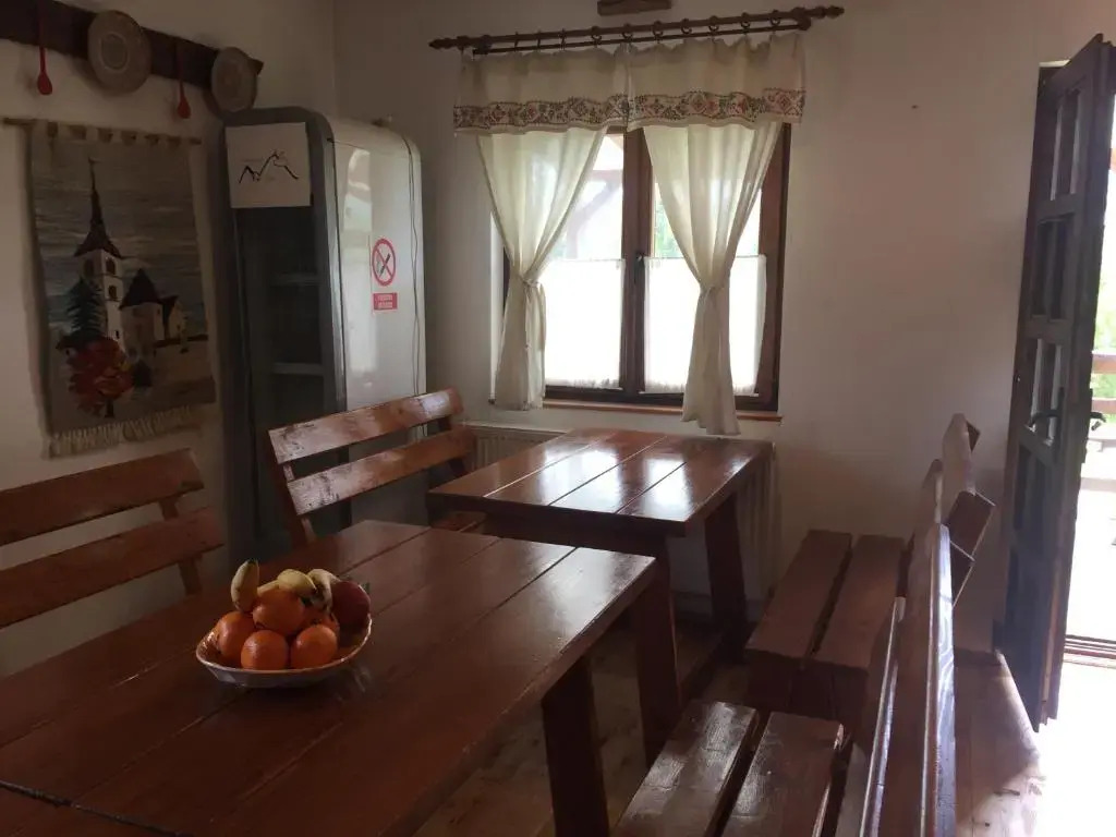 Bran Nori Albi Vila si Cabana