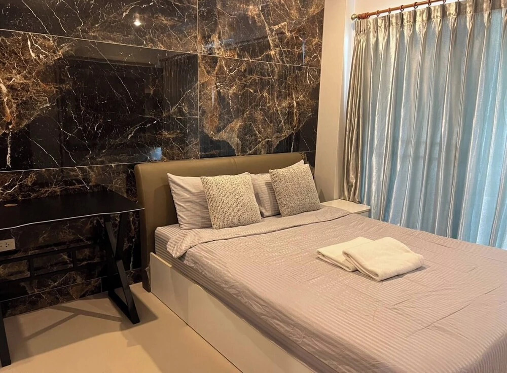 Large Condo Middle of Jomtien, Near the Beach 42m2
