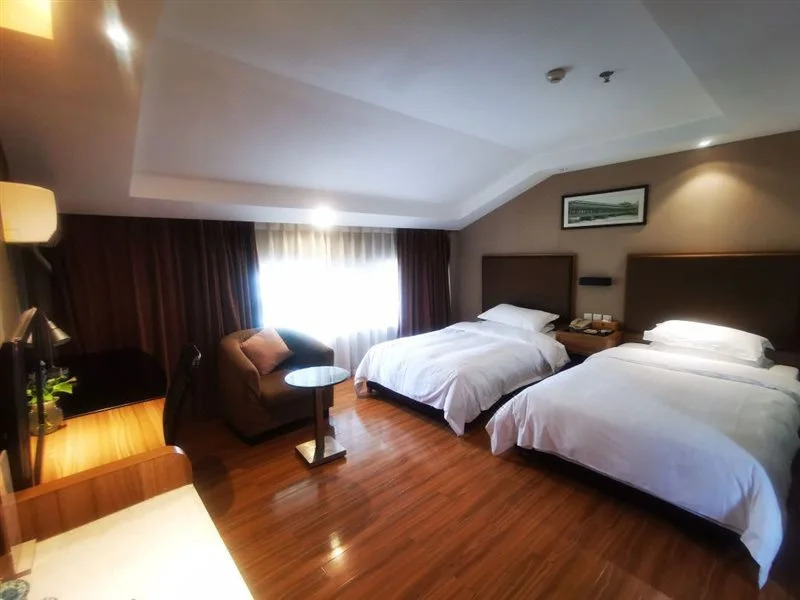 Anyee JinZhu Hotel (Dujiangyan Lituo Park Station)