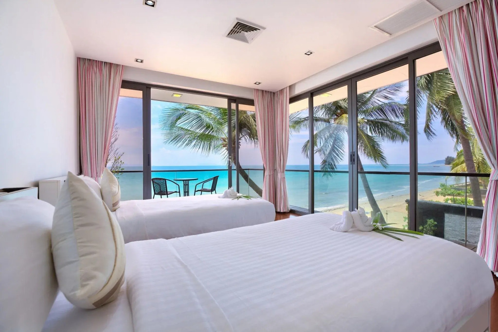 Villa U - 3BR Beachfront Haven
