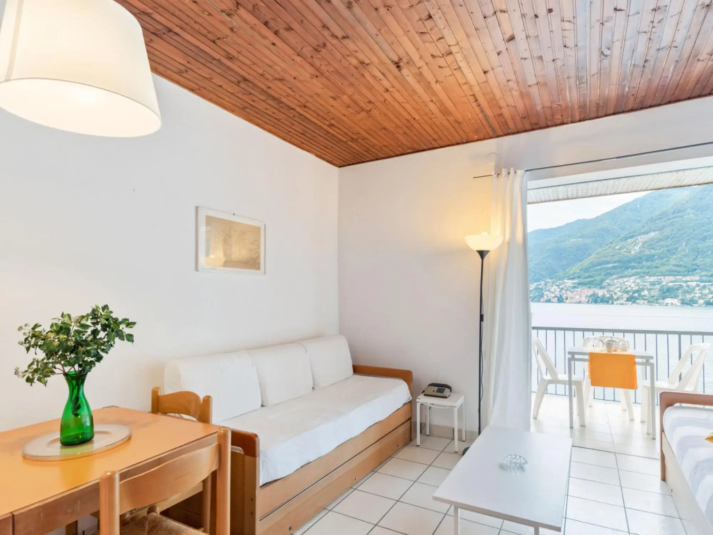 Holiday Home with Balcony for 2-4 People by Lake Como near Pognana Lario