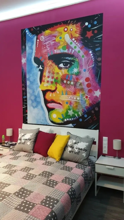 Elvis Apartment