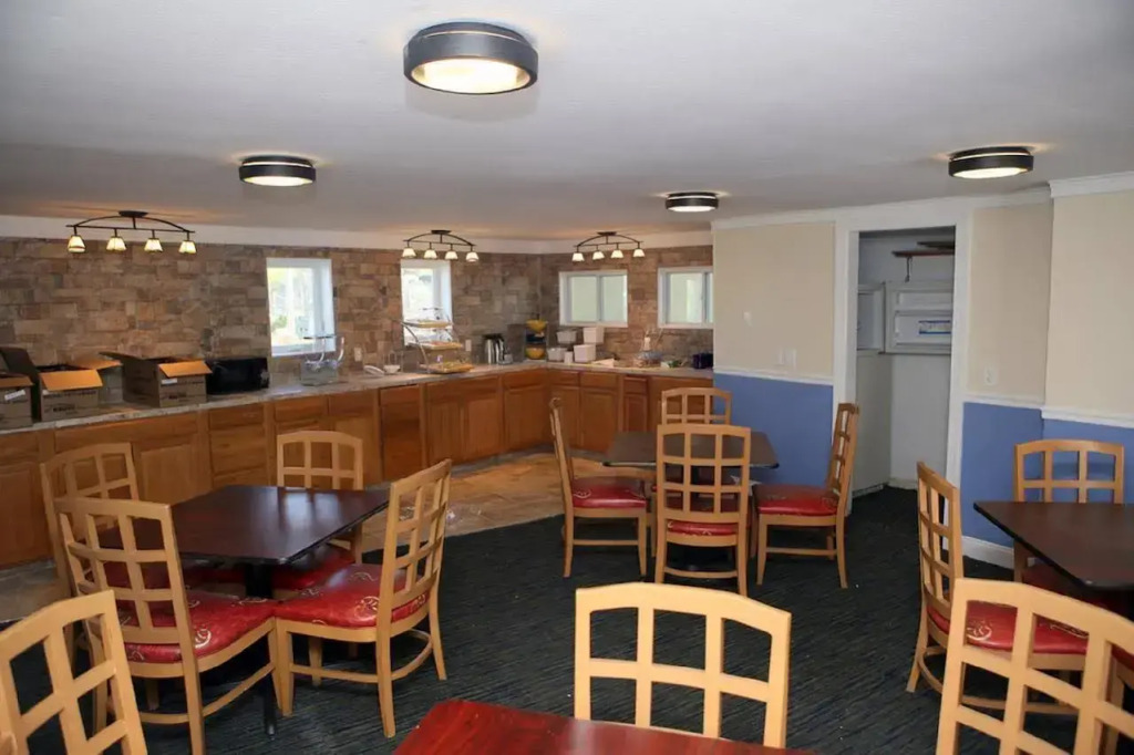 Days Inn by Wyndham - Cape Cod