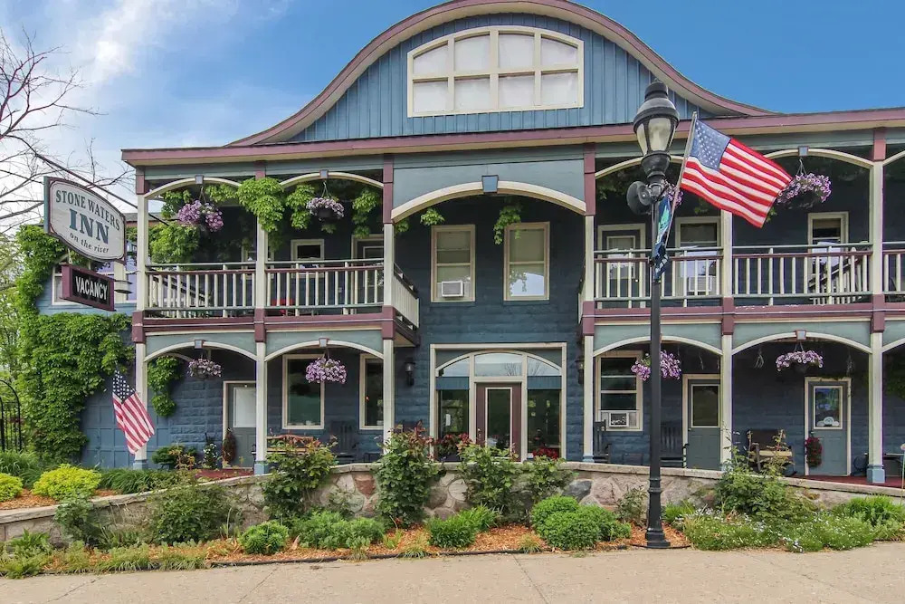 Stone Waters Inn