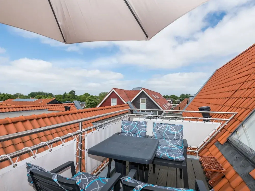Lovely Holiday Home in Ouddorp Near Lake