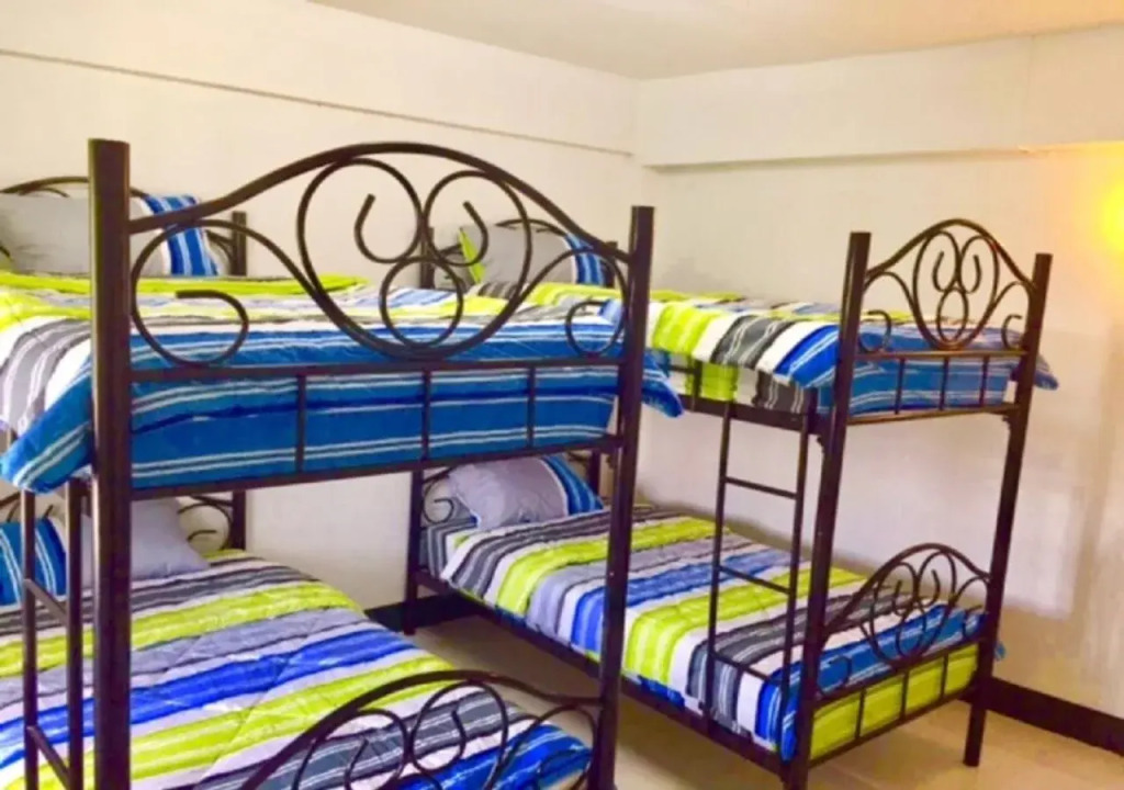 Bann Banburee Hostel & Cafe