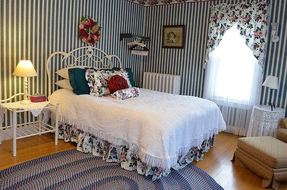 Seasons on Main Bed and Breakfast