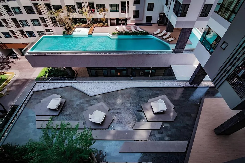 Sea View 2 Bed Room at Great Location